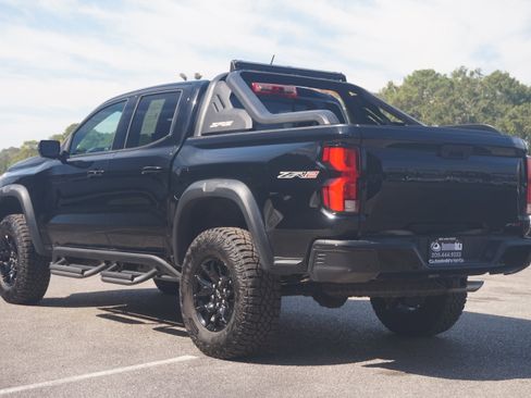 Used 2025 Chevrolet Colorado ZR2 w/ Midnight Edition image 7