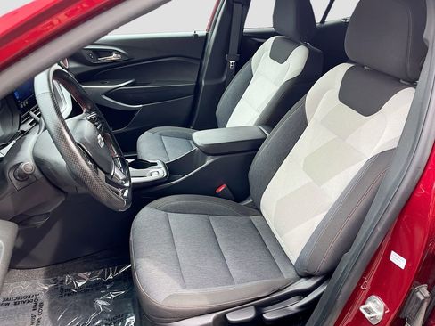 Used 2024 Chevrolet Trax RS FWD image 20