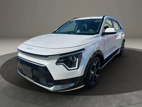 Used 2023 Kia Niro EX Touring image 1