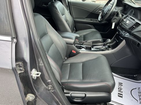Used 2017 Honda Accord Sport Special Edition image 3