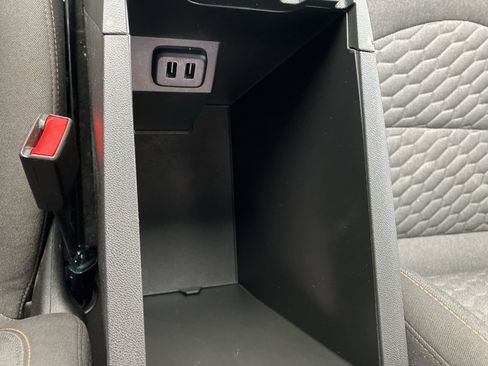 Used 2019 Chevrolet Equinox LT w/ Sun & Navigation Package image 25