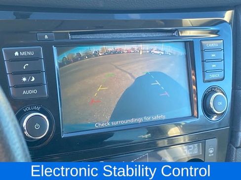 Used 2020 Nissan Rogue SV image 8