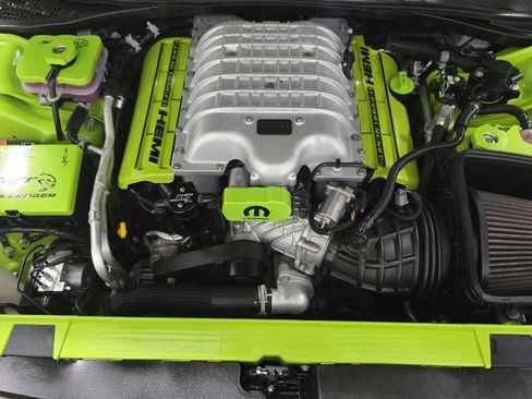 Used 2019 Dodge Challenger SRT Hellcat Redeye image 15