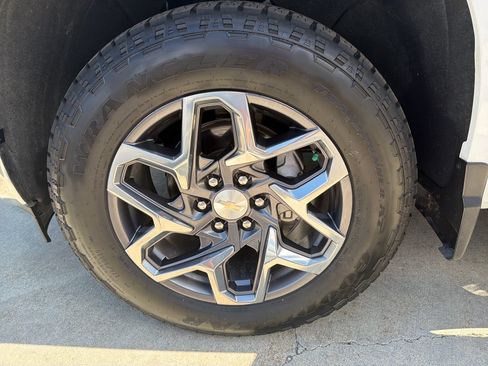 Used 2024 Chevrolet Silverado 1500 LTZ AWD/4WD image 30