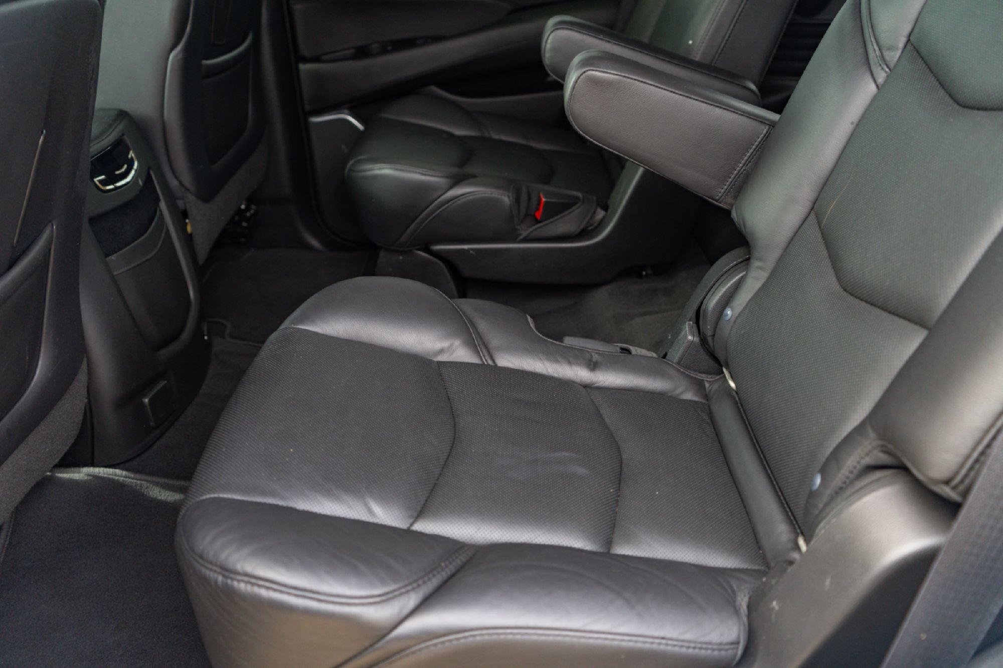 Used 2020 Cadillac Escalade Luxury RWD image 22