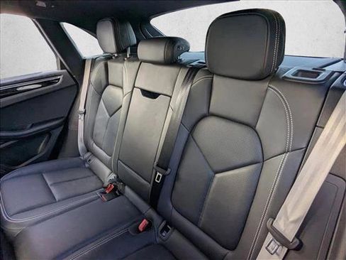 Used 2022 Porsche Macan image 14