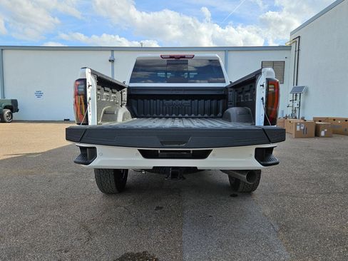 New 2026 GMC Sierra 2500 AT4 w/ AT4 Premium Plus Package AWD/4WD image 4