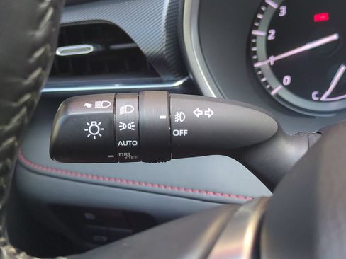 Used 2021 Toyota Highlander XSE FWD image 33