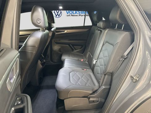 Used 2024 Volkswagen Atlas Cross Sport SE FWD image 25