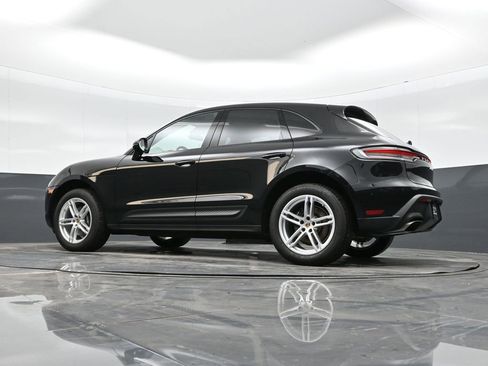 Certified 2025 Porsche Macan image 35