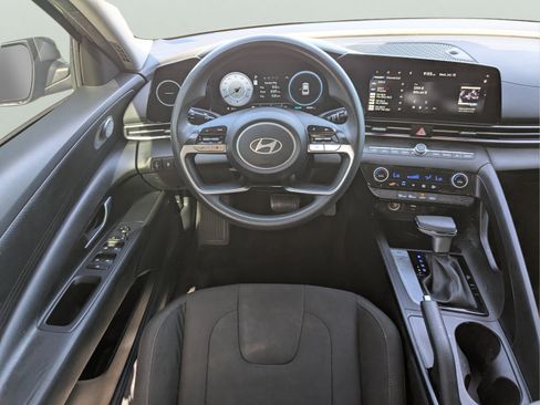 Used 2024 Hyundai Elantra SEL FWD image 13