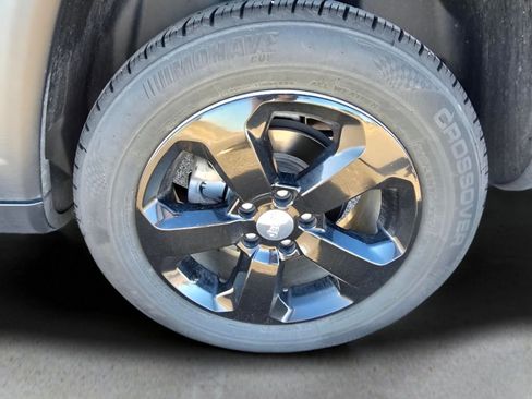 Used 2018 Jeep Compass Latitude w/ Popular Equipment Group image 11