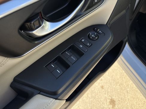 Used 2020 Honda CR-V Touring image 15