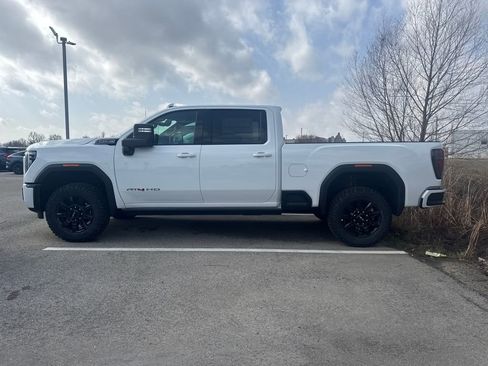 New 2026 GMC Sierra 2500 AT4 image 2