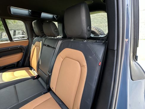 Used 2024 Land Rover Defender 110 X-Dynamic SE AWD/4WD image 27