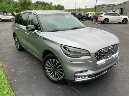 Used 2021 Lincoln Aviator Reserve w/ Equipment Group 201A AWD/4WD image 3