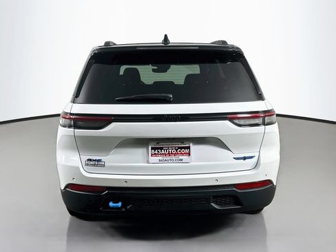 Used 2023 Jeep Grand Cherokee Trailhawk AWD/4WD image 6