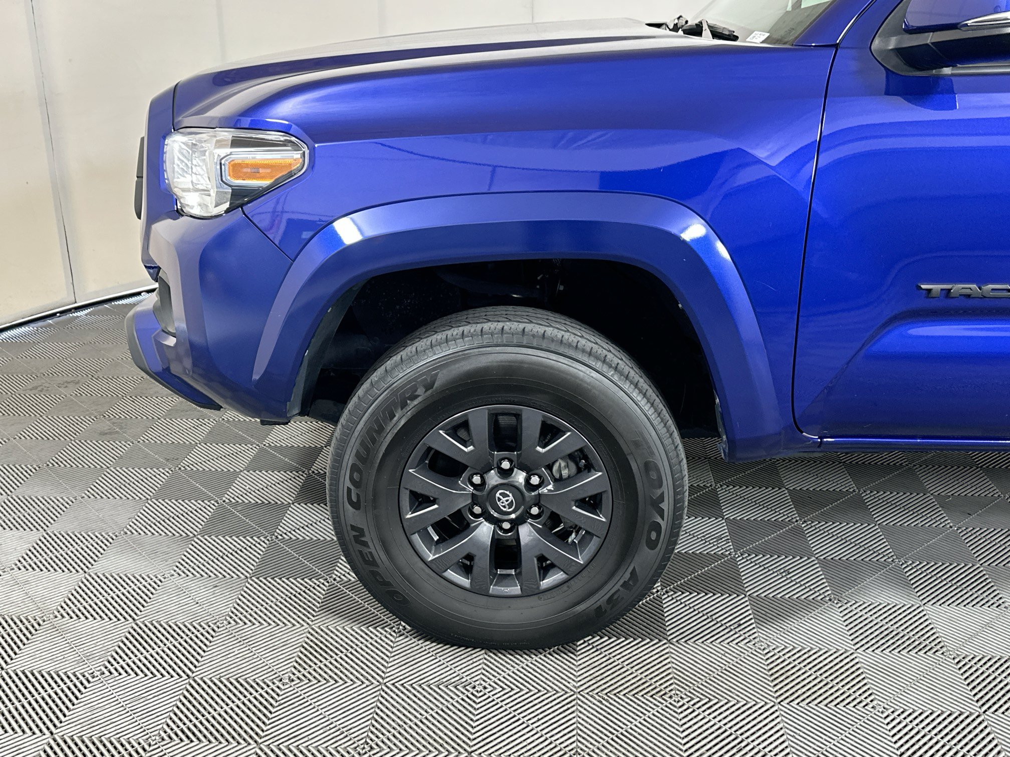 Certified 2023 Toyota Tacoma SR5 w/ Technology Package AWD/4WD image 11