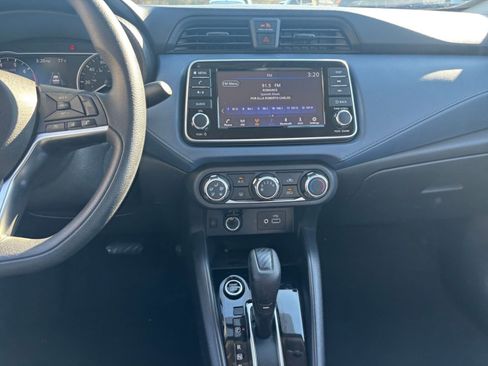 Used 2025 Nissan Versa SV image 17