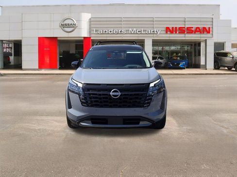 New 2026 Nissan Pathfinder Platinum FWD image 8