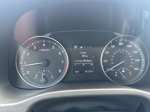 Used 2018 Hyundai Elantra SEL FWD image 29