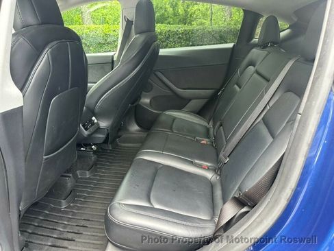 Used 2022 Tesla Model Y Performance AWD/4WD image 16