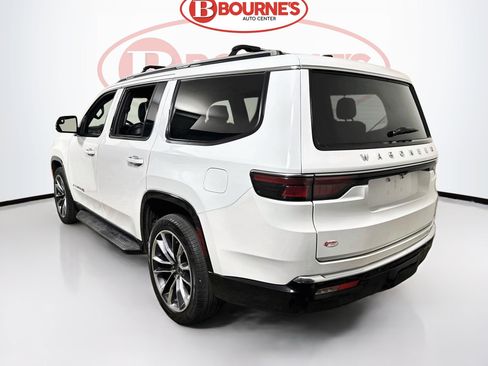 Used 2024 Jeep Wagoneer Series II w/ Premium Group I AWD/4WD image 10