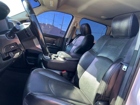 Used 2017 RAM 1500 Laramie image 25