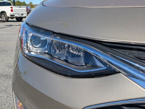 Used 2024 Chevrolet Malibu LT image 10