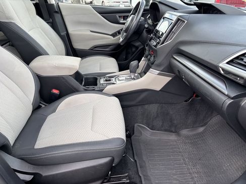 Used 2020 Subaru Forester Premium image 31