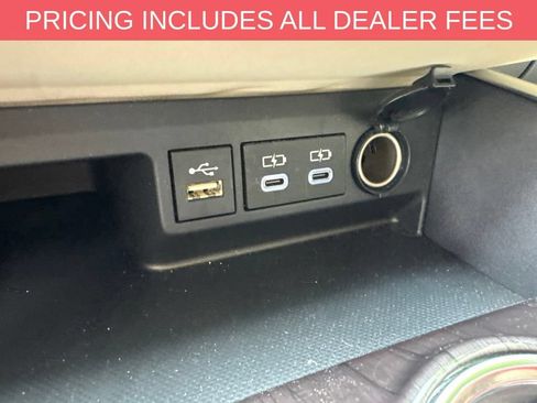 Used 2024 Toyota Highlander Platinum FWD image 7