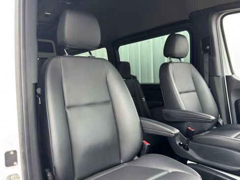 Used 2023 Mercedes-Benz Sprinter 2500 w/ Acoustic Package image 30
