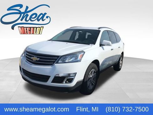 Used 2017 Chevrolet Traverse LT image 1