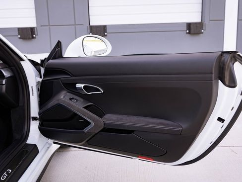 Used 2018 Porsche 911 GT3 image 28