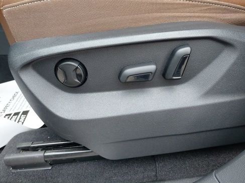 Used 2023 Volkswagen Atlas SE image 22