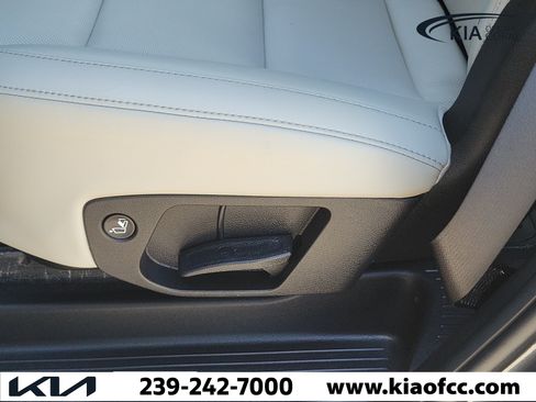 Certified 2024 Kia Telluride S w/ S Sunroof Package FWD image 12