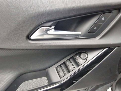 New 2026 Chevrolet Equinox LT w/ Convenience Package II image 8