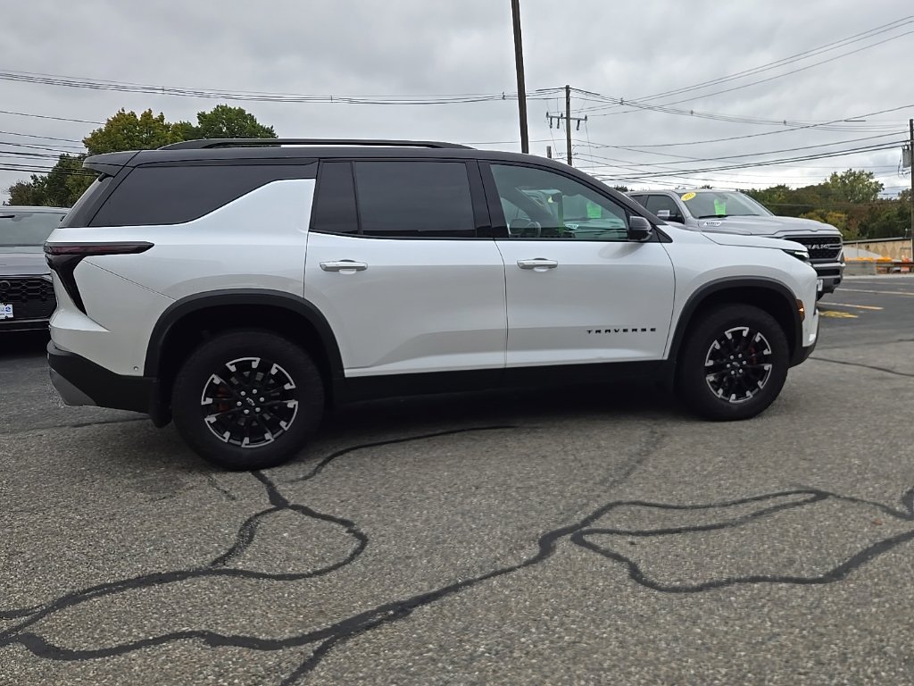 Used 2024 Chevrolet Traverse Z71 w/ Enhanced Driving Package AWD/4WD image 7