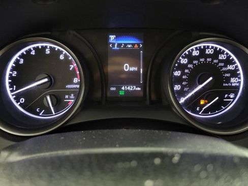 Used 2023 Toyota Camry SE w/ Cold Weather Package FWD image 22