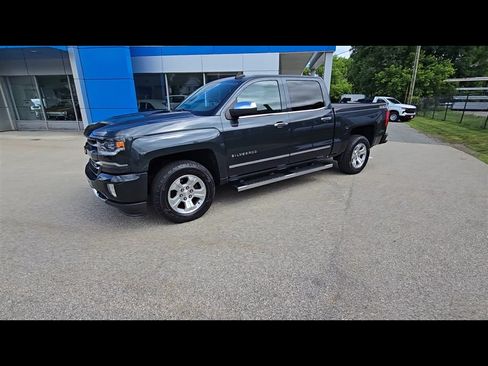 Used 2017 Chevrolet Silverado 1500 LTZ Z71 w/ LTZ Plus Package AWD/4WD image 4