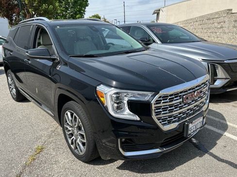 Used 2022 GMC Terrain Denali image 1