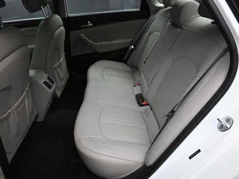 Used 2016 Hyundai Sonata Limited w/ Option Group 04 image 21