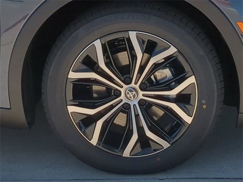 New 2026 Toyota Crown XLE image 10