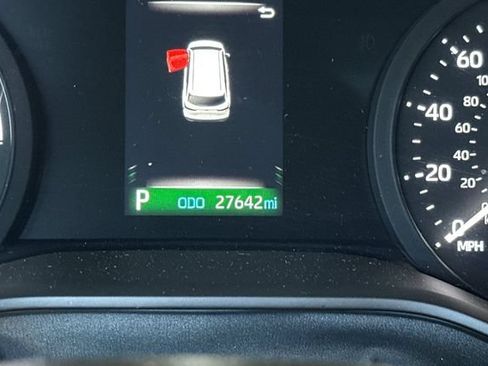 Used 2023 Toyota Sienna XLE FWD image 26