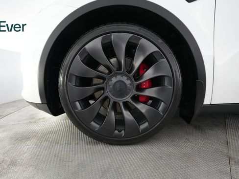Used 2023 Tesla Model Y Performance AWD/4WD image 19
