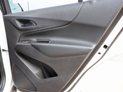 Used 2018 Chevrolet Equinox LT image 12