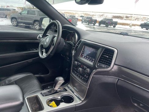 Used 2018 Jeep Grand Cherokee Limited image 10