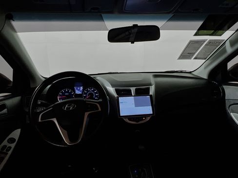 Used 2012 Hyundai Accent GS image 28