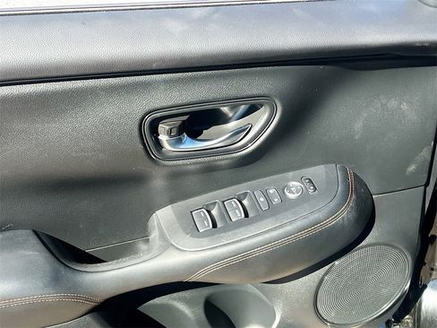 Used 2024 Honda HR-V LX image 17