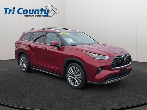 Used 2023 Toyota Highlander Platinum AWD/4WD image 1
